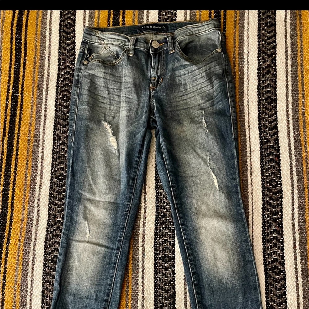 Rock & Republic distressed straight leg jeans
